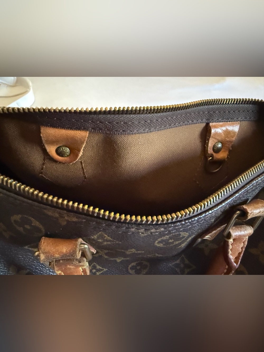 Louis Vuitton Monogram Speedy 30 - Picture 4 of 8